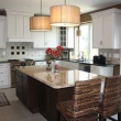 Kitchen / Transitional / Two Toned / Island
